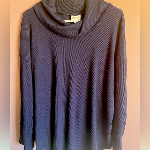 LuLaRoe Sweaters - LuLaRoe Aubrey
